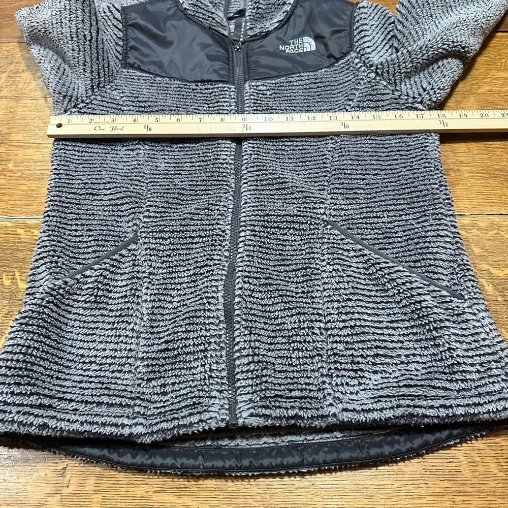 The North Face Girls' Sz 14-16‎ Oso Hoodie mid grey periscope grey stripe color